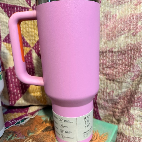 Stanley x Target exclusive summer plaid and periwinkle 40 oz adventure quencher! - Picture 9 of 12